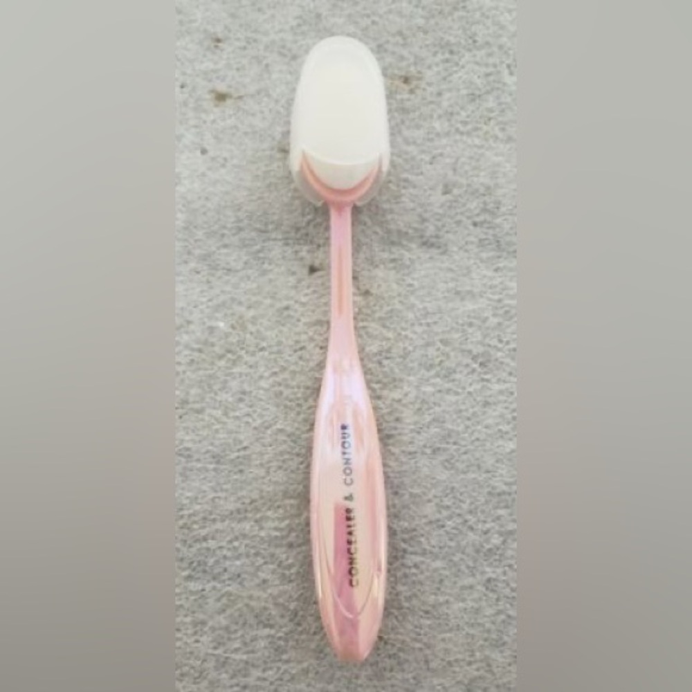 ❌SOLD‼️ Contour Blending Brush! ⭐️HP! Host Pick!⭐️